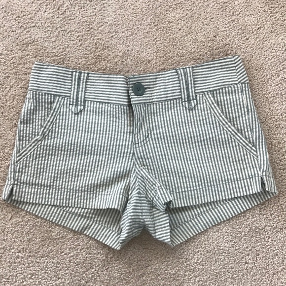 Foever21 pinstripe shorts - Picture 1 of 4